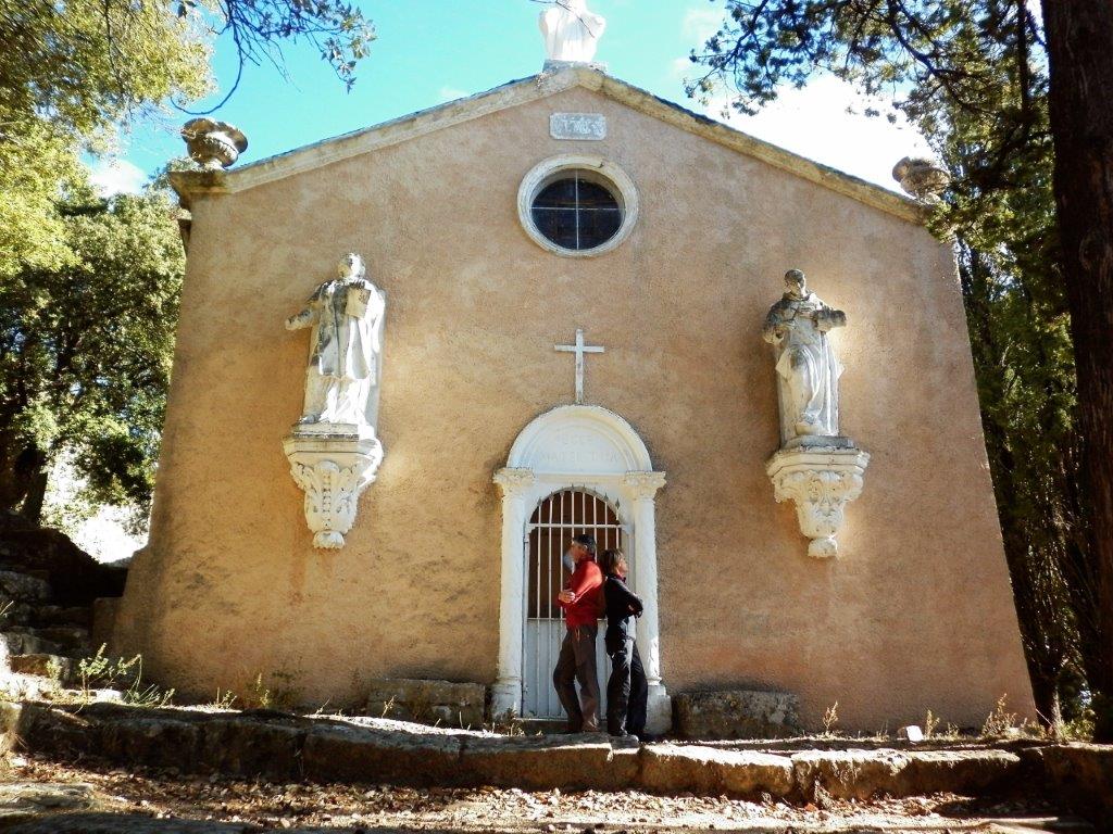 Photo de l'article Montagne de la Loube – Chapelles et grottes