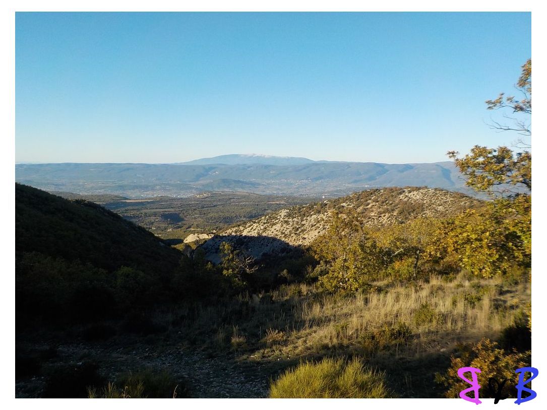 Photo de l'article Crête du Luberon depuis Vaugines